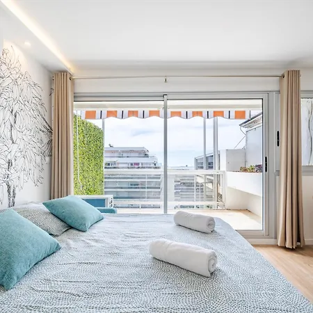 Appartement, Proche Mer, Piscine, Climatisation アンティーブ