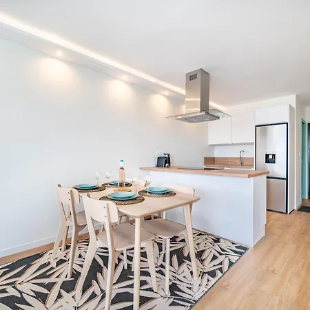 Апартаменти Appartement, Proche Mer, Piscine, Climatisation Антіб