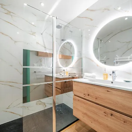 Апартаменти Appartement, Proche Mer, Piscine, Climatisation